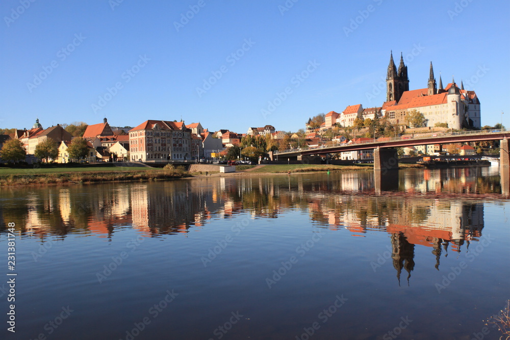 Fototapeta premium Meißen; Elbpanorama mit Albrechtsburg