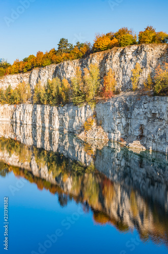 Fototapeta Naklejka Na Ścianę i Meble -  Autumn colorful Zakrzowek lake in Krakow, Poland