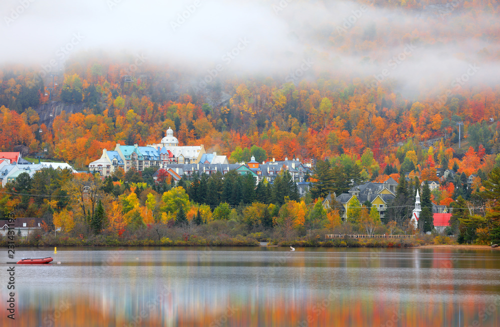 Fototapeta premium Mont Tremblant village in autumn time