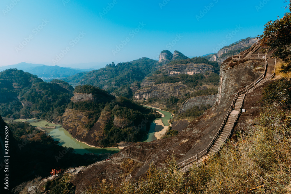 Obraz premium Fujian Wuyishan Tian Youfeng overlooks Jiuqu Xi also known as the nine bend river