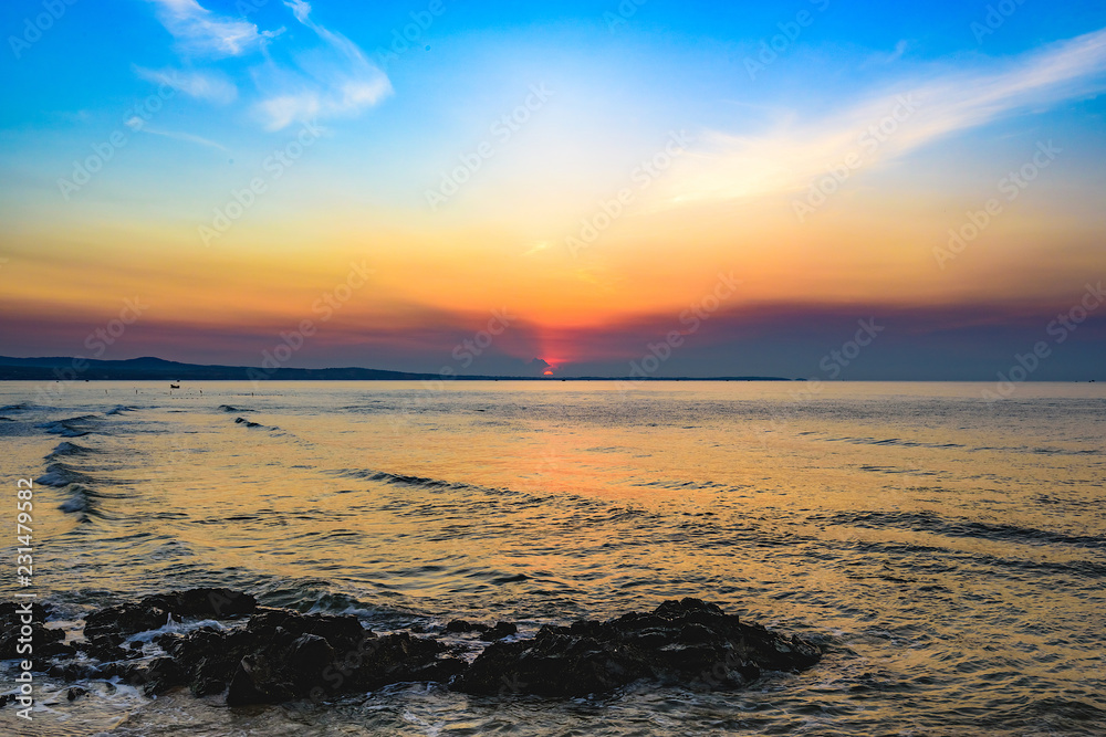 Obraz premium dawn on the sea