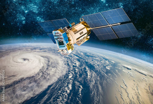 Satelitarny monitoring kosmiczny z pogody na orbicie Ziemi z kosmosu, huraganu, Tajfun na planecie Ziemia
