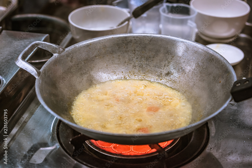 cooking thai food in a cooking class cooking thai food in a cooking class