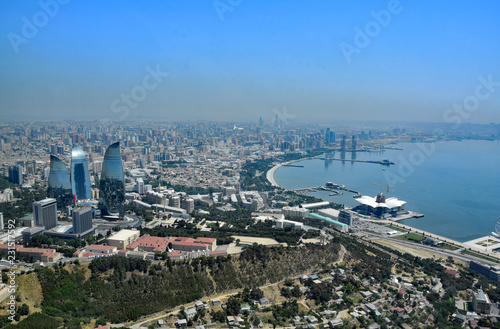 Blick vom Fernsehturm auf Baku