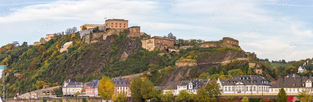 Koblenz Festung Ehrenbreitstein im Herbst