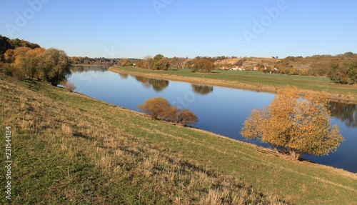 Herbstliche Elblandschaft bei Meißen photo