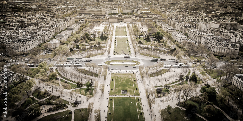 Paris Paris