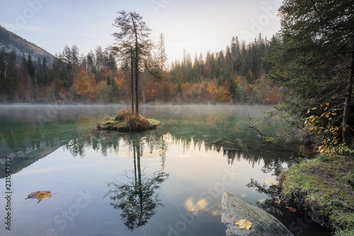 Crestasee: kristallklares Juwel vor Bergkulisse - Flims photo