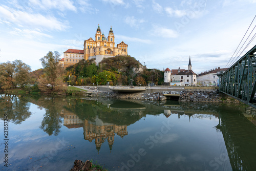 Stift Melk mit Wasserspiegelung