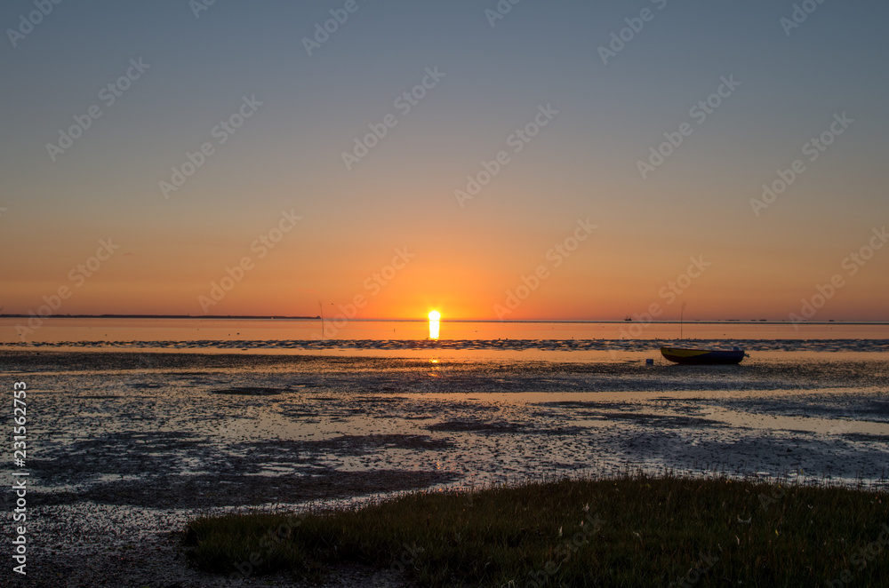 Sonnenaufgang am Wattenmehr