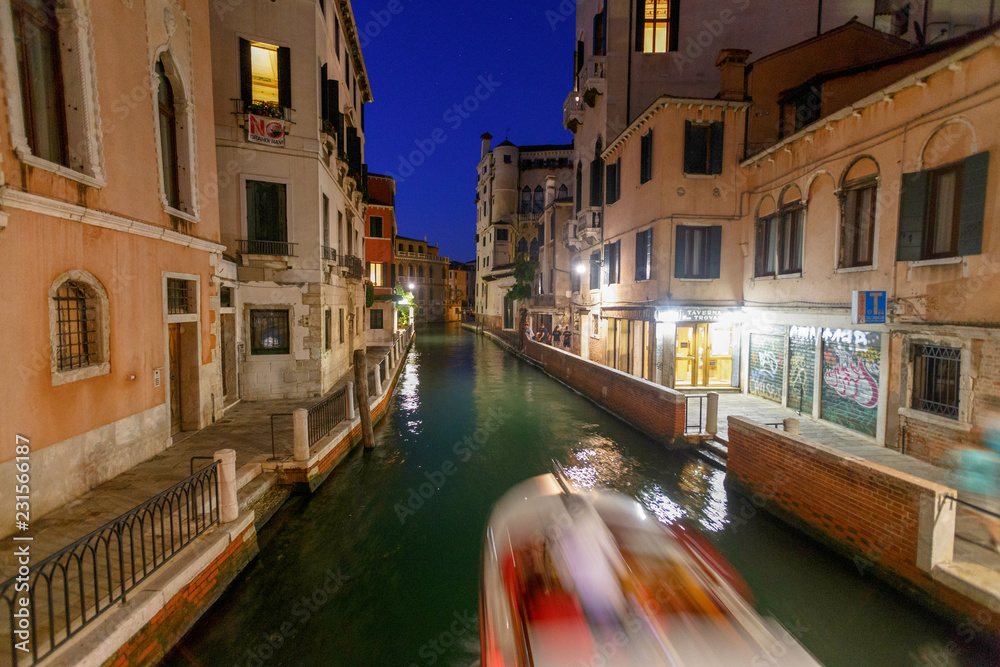 grand canal in venice at night