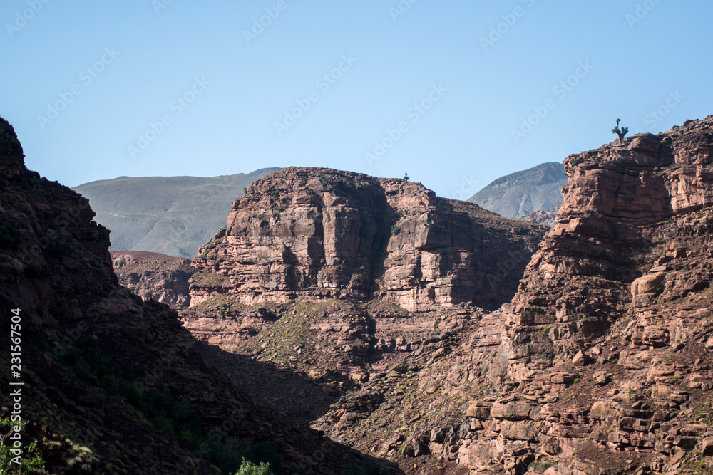 Canyon in mezzo alla catena montuosa dell'Atlante in Marocco