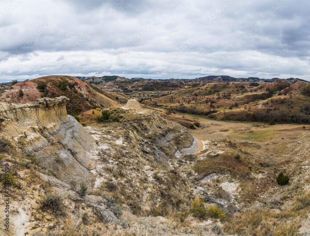 Obraz premium Landscapes of Theodore Roosevelt National Park in Autumn 