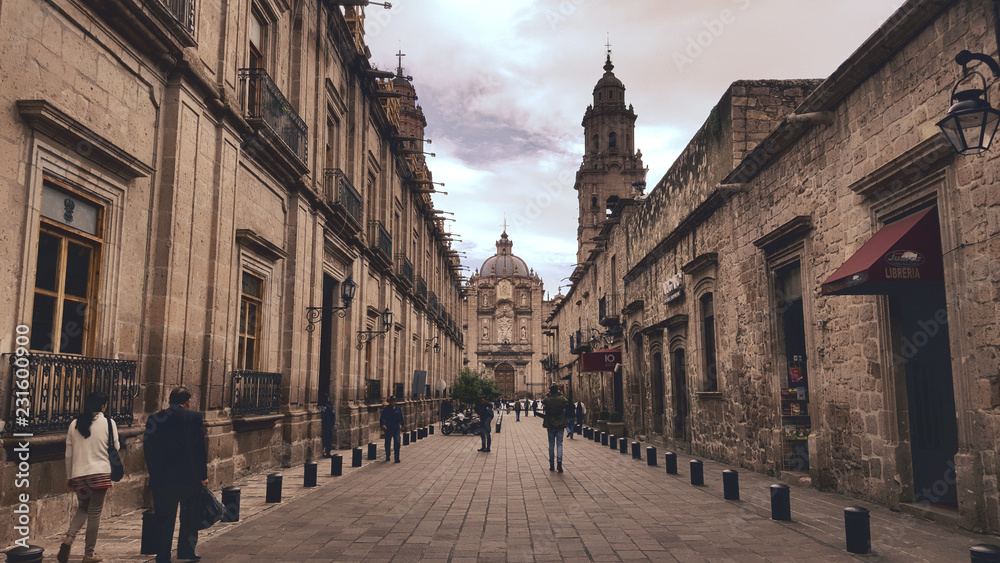 Morelia alley leading to cathedral - obrazy, fototapety, plakaty 
