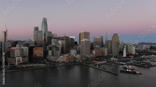 Wallpaper Mural Early Morning In San Francisco Torontodigital.ca