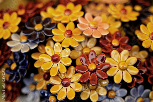 Blumen einer Töpferwerkstatt, Wochenmarkt, Los Cristianos, Teneriffa, Kanaren Kanarische Inseln Spanien  photo