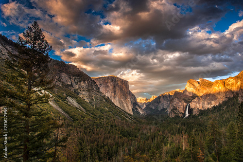 Dusk over Tunnel View in California's Yosemite National Park