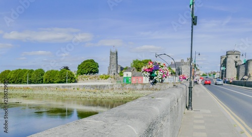 On the Shannon Bridge Limerick Shannonbrücke photo