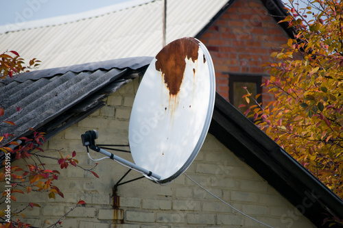 Fotografija Rusty satellite dish