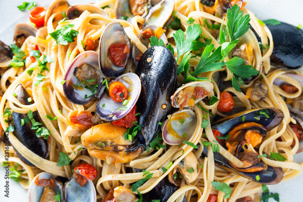 Linguine allo scoglio, dish of italian pasta with seafood 