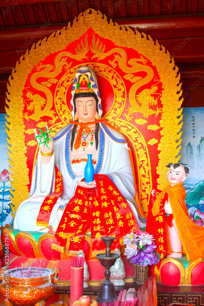 Fototapeta premium buddha in a temple