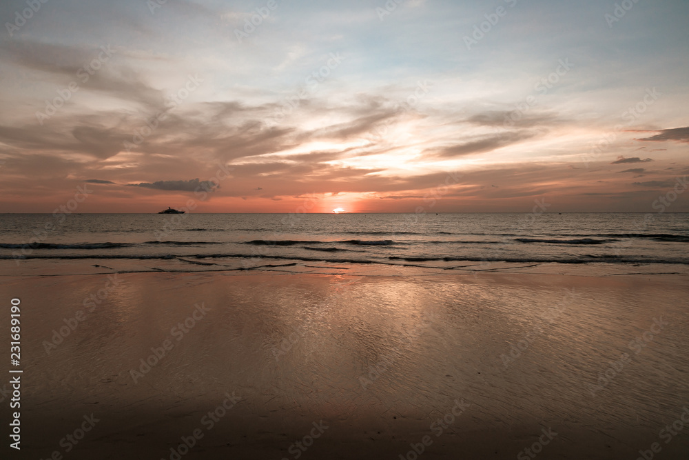 Obraz premium sunset on beach