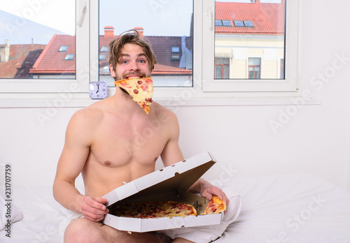 Photos Man bearded handsome eat pizza