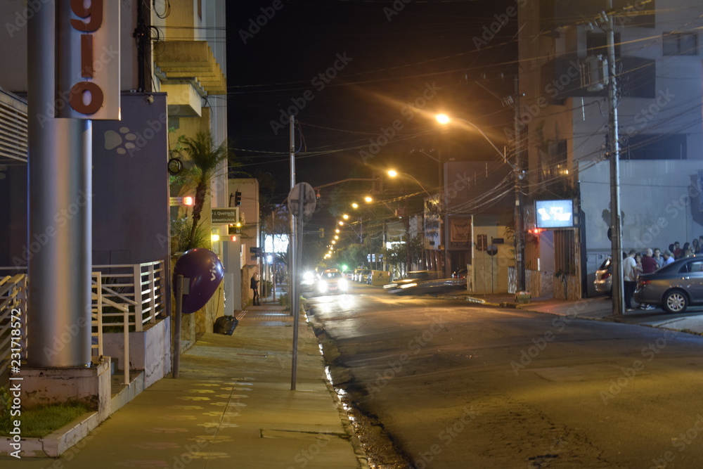 Iluminação pública em rua