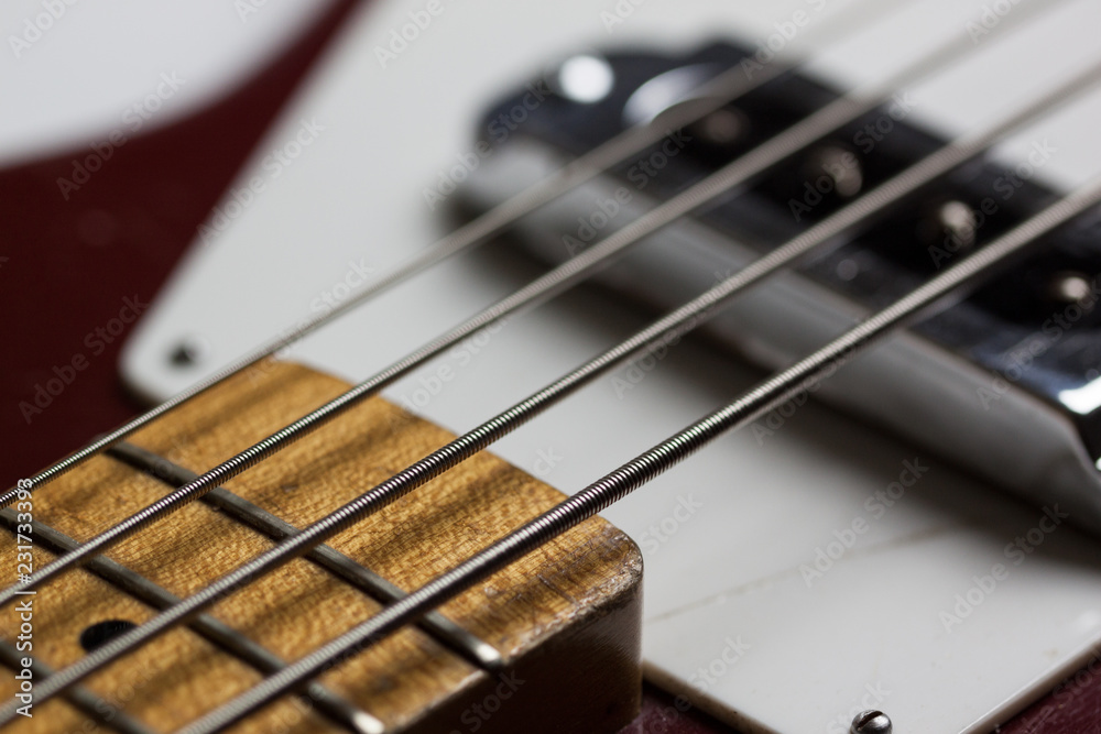 Fototapeta premium vintage sovjet bassgitarre bass