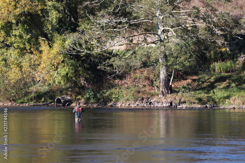 Pêcheur dans la Dordogne photo