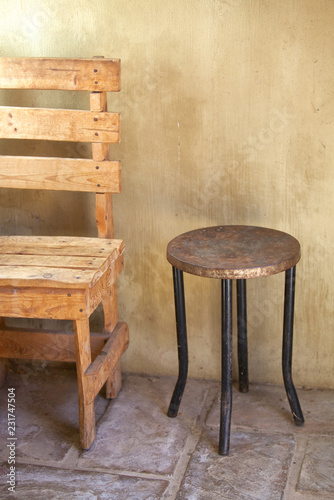 Obraz na płótnie Table and chair, rustic w salonie