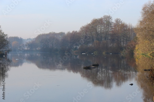  The morning mist on the river makes the river banks mysterious