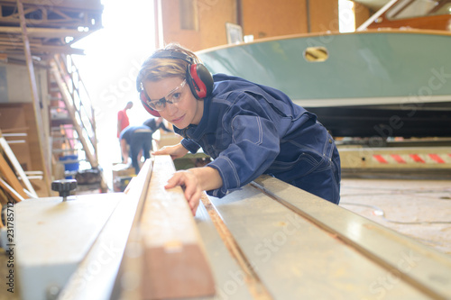 Tablou canvas female ship builder at work