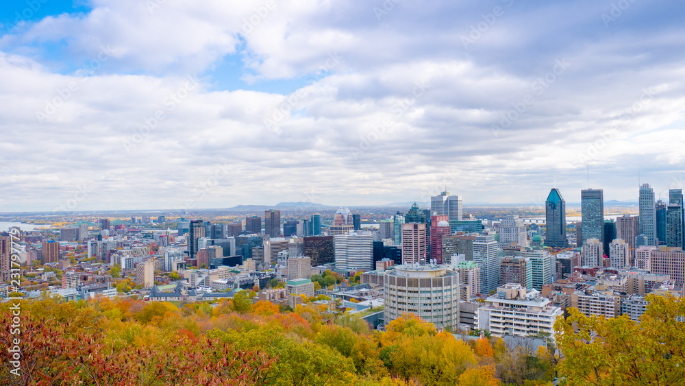 Naklejka premium Montreal during autumn season, Qc, Canada