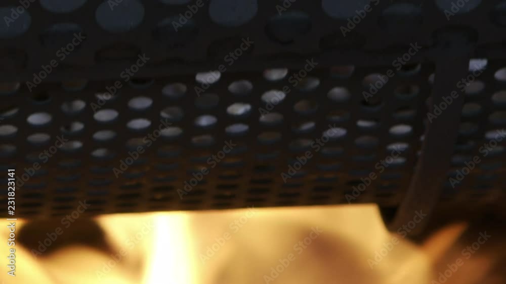  caldarroste sul fuoco video in 4k rallenty