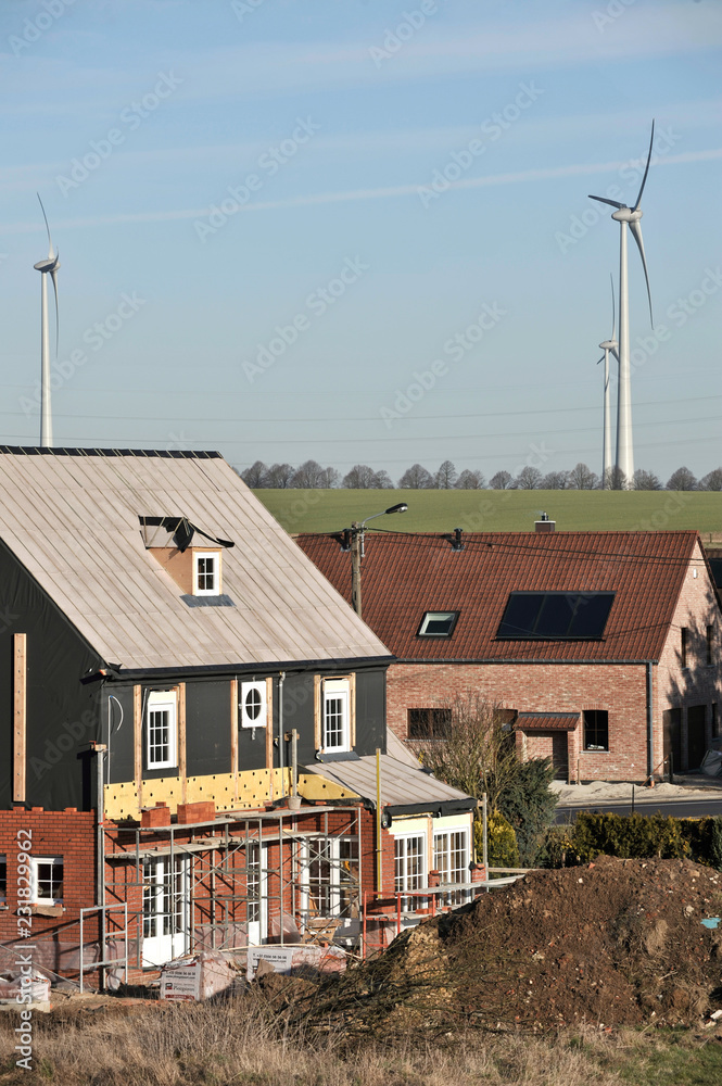 Immobilier maison construction eolienne energie