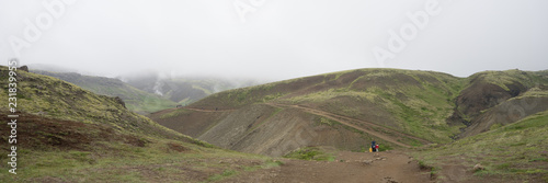 Bild auf Leinwand Landschaft mit heißen Quellen und Wasserfällen im Hengill Geothermalgebiet / Süd