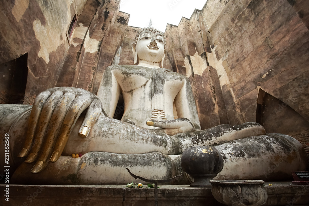 Obraz premium The big Buddha Phra Achana in Wat Si Chum
