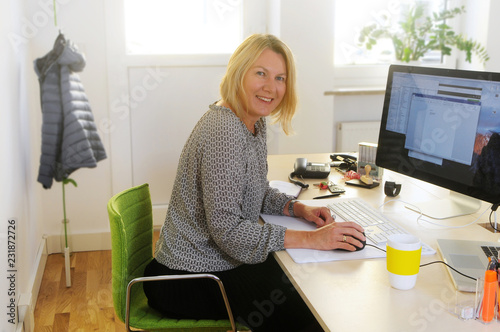 Im Büro photo