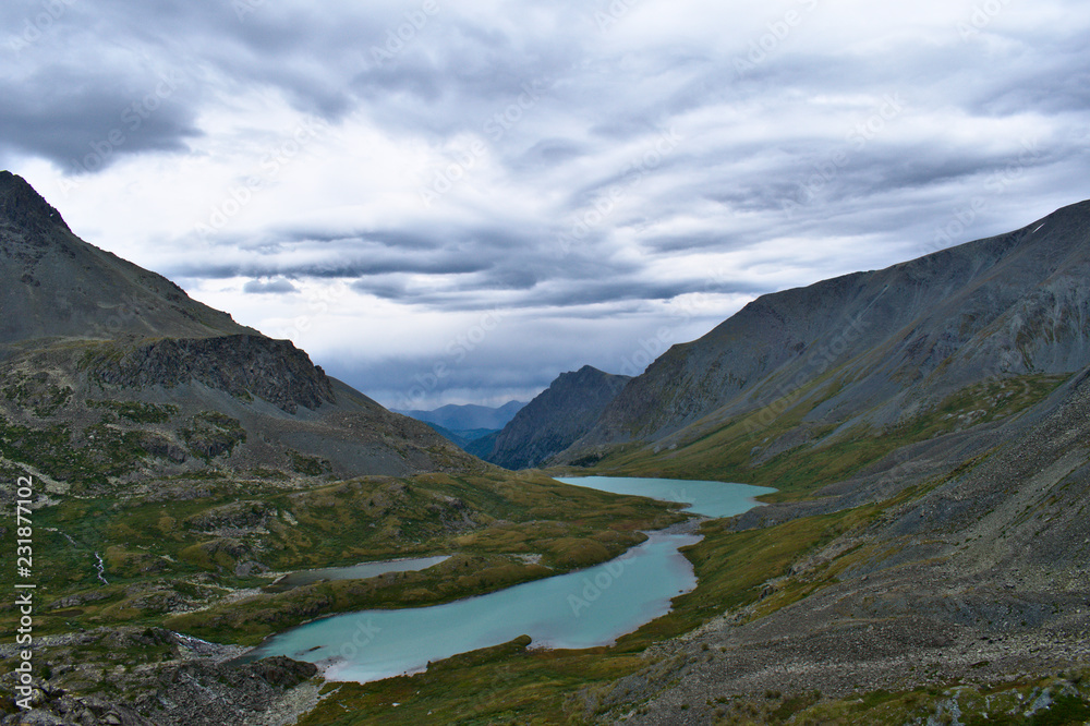 Obraz premium lake in mountains