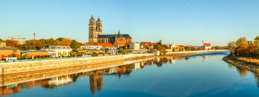 Magdeburg, Magdeburger Dom an der Elbe