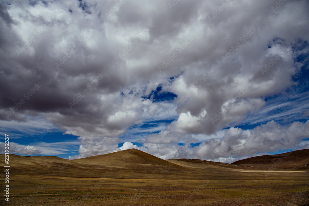 Obraz premium The unique beauty of the sky over The Mongolian steppes