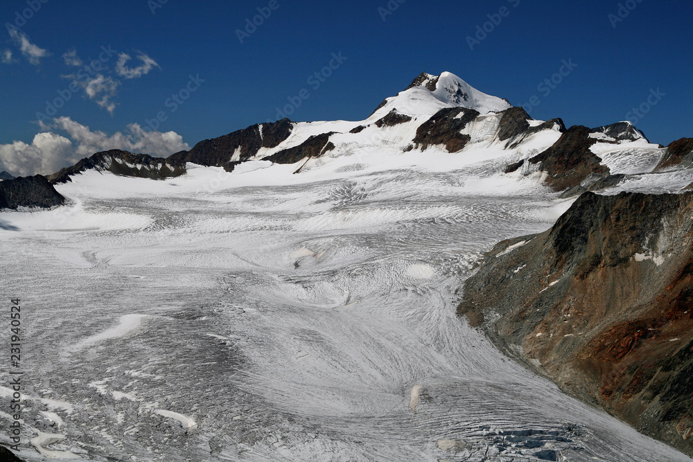 Obraz premium Gletscher und Berge rund um das Ötztal der Tiroler Alpen 