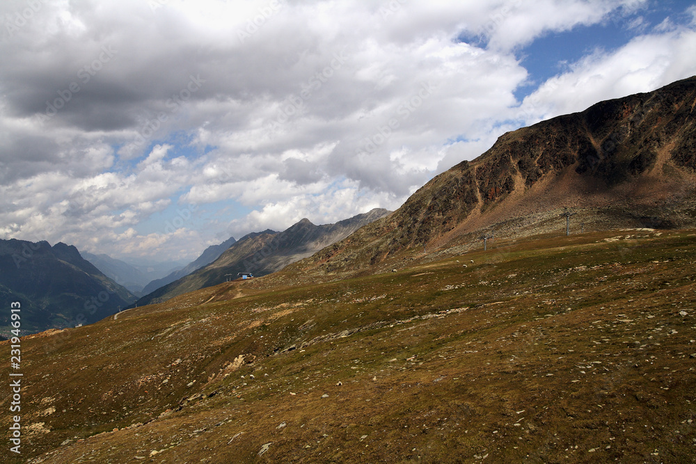 Gletscher und Berge rund um das Ötztal der Tiroler Alpen 