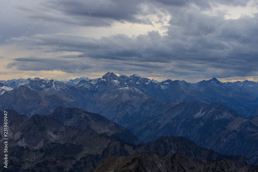 Blick zum Allgäuer Hauptkamm Blick zum Allgäuer Hauptkamm