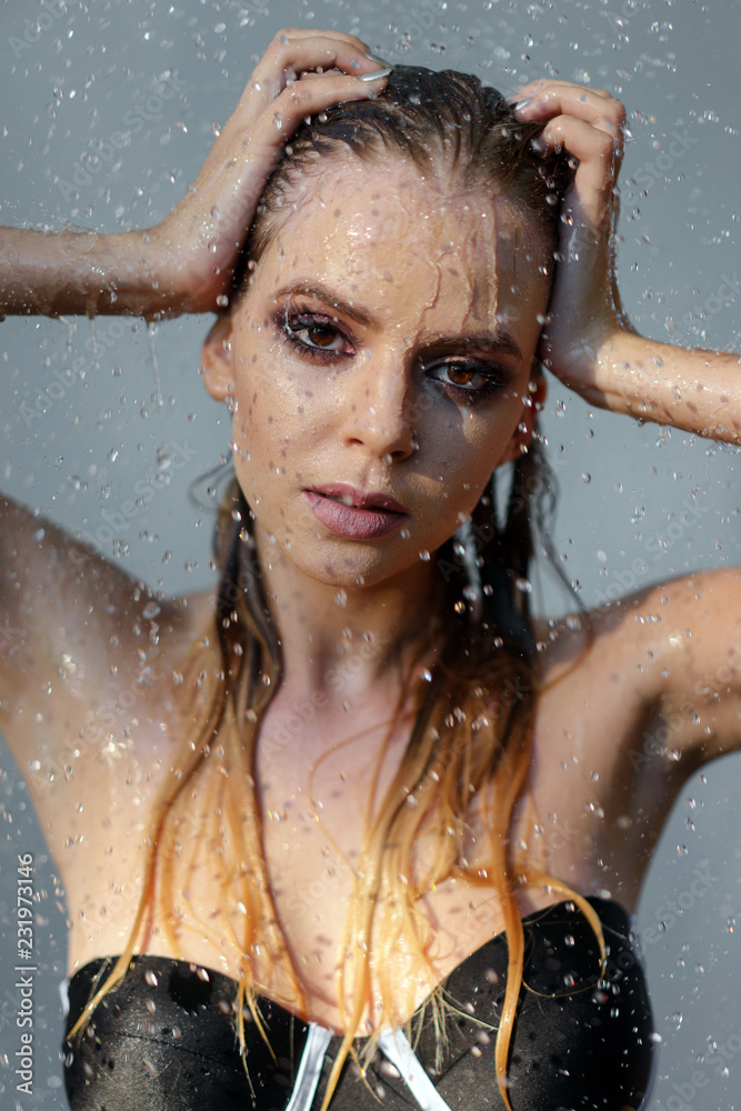 Fototapeta premium portrait of a beautiful girl glamorous girl