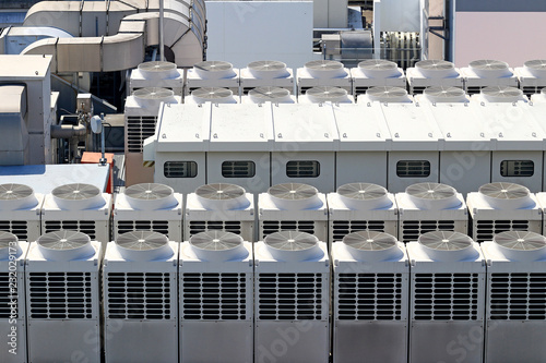 Obraz na plátně An outdoor unit lining up on the roof of a building