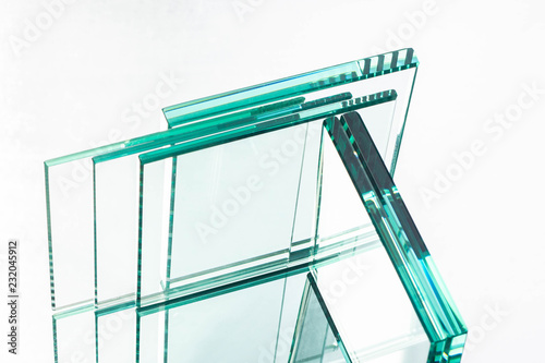 Fotografia Glass Factory, produce many transparent glass thickness is not equal