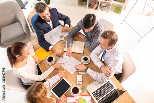 Meeting of business team wo...