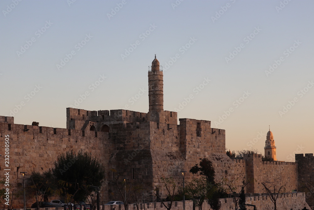 中東　イスラエル　エルサレム　夕焼け　教会　廃墟